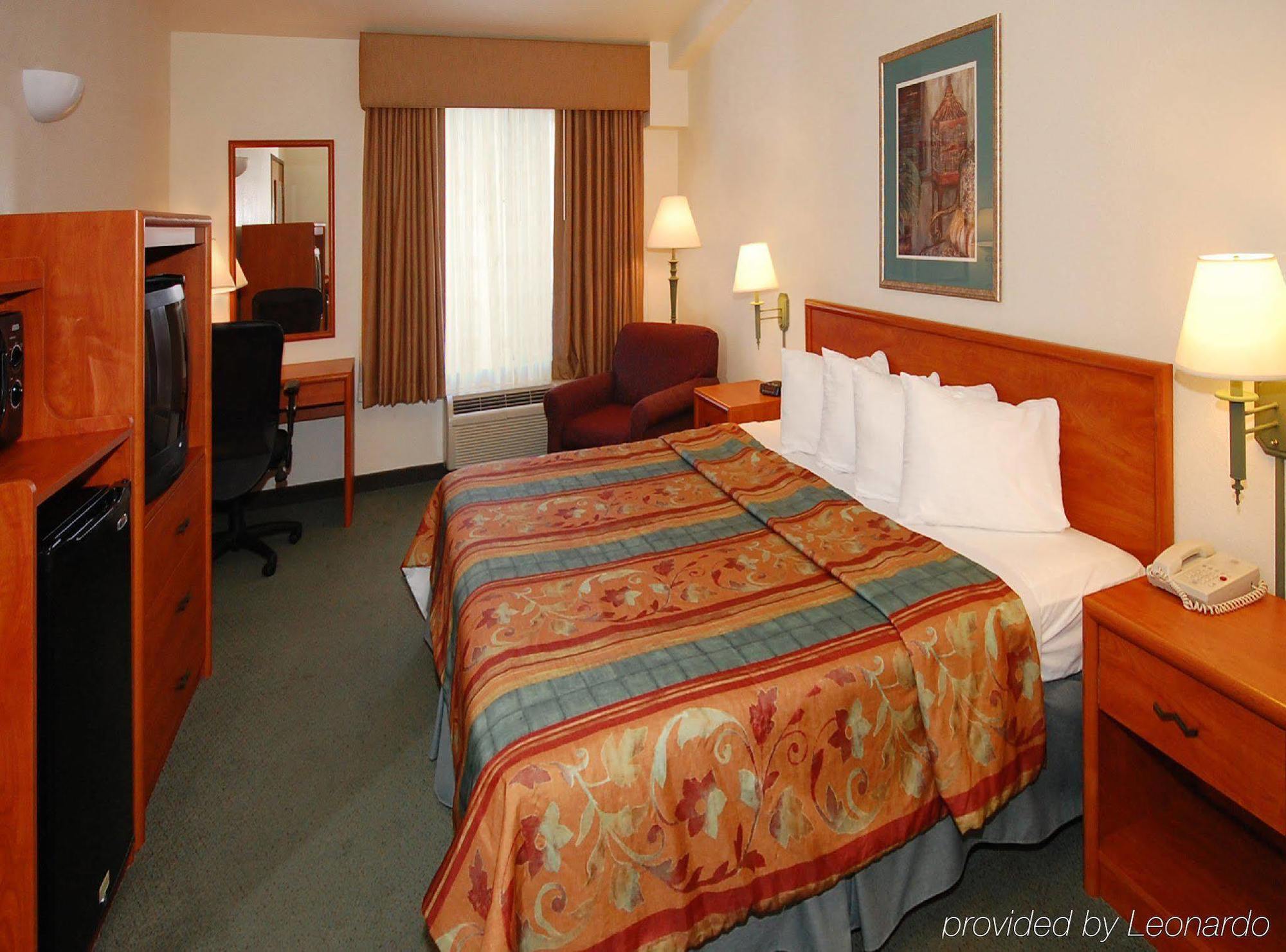 Catalina Inn Room photo